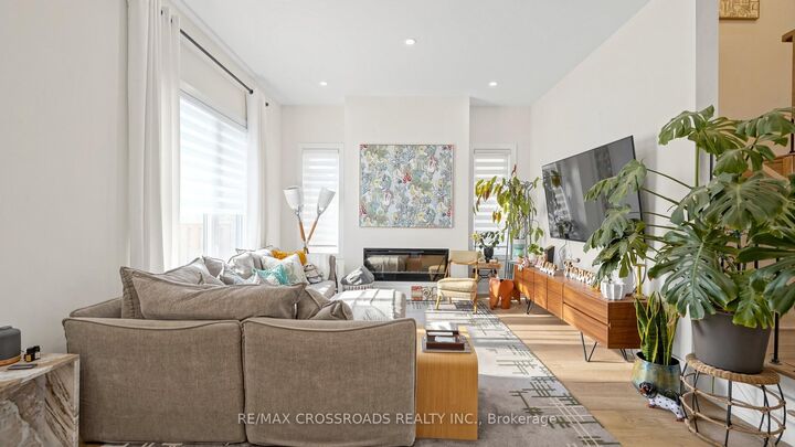 Property Photo: 17 Sam Priestley Avenue ON L6B 1P1
