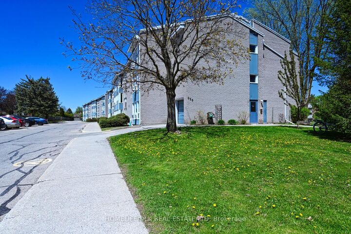 Property Photo:  820 Laurier Boulevard 306  ON K6V 6Z2 
