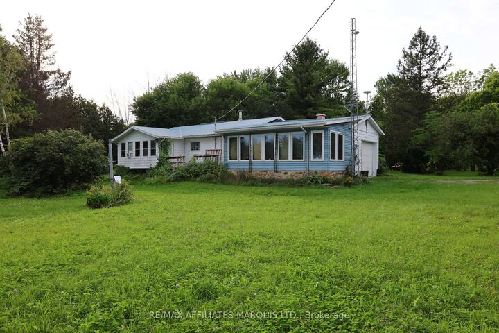 Property Photo: 19442 Kenyon Conc 8 Road ON K0C 1A0
