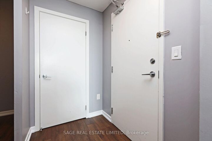 Property Photo:  66 Forest Manor Road 413  ON M2J 0B7 