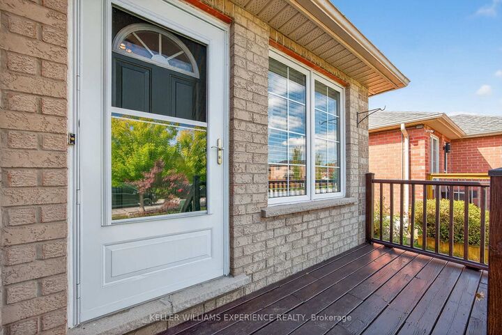Property Photo: 16 Larkin Drive ON L4M 7A9
