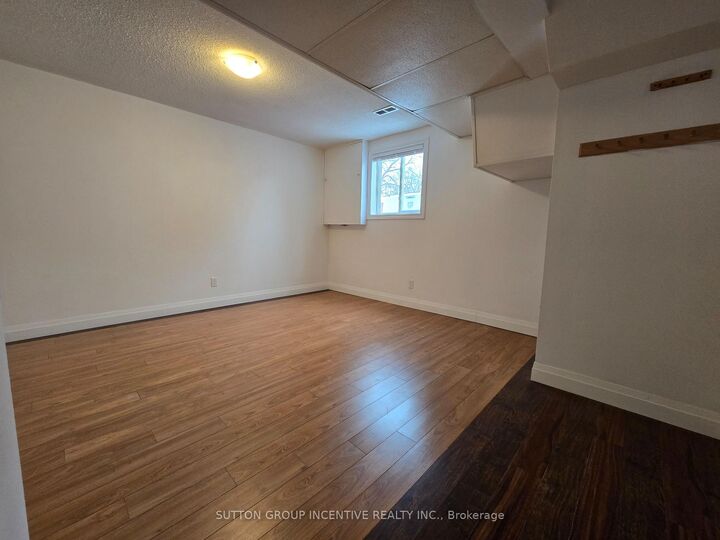 Property Photo:  211 Cliff Road Lower  ON L4N 3X5 
