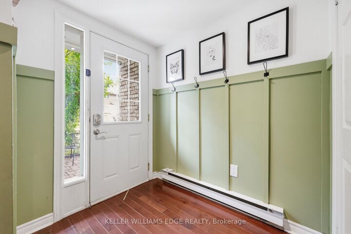 Property Photo: 1270 Gainsborough Drive 5 ON L6H 2L2