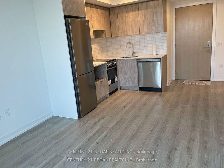 Property Photo:  395 Bloor Street  ON M4W 0B4 