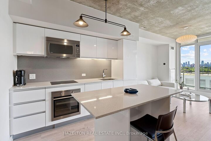 Property Photo:  20 Minowan Miikan Lane 825  ON M6J 0E5 