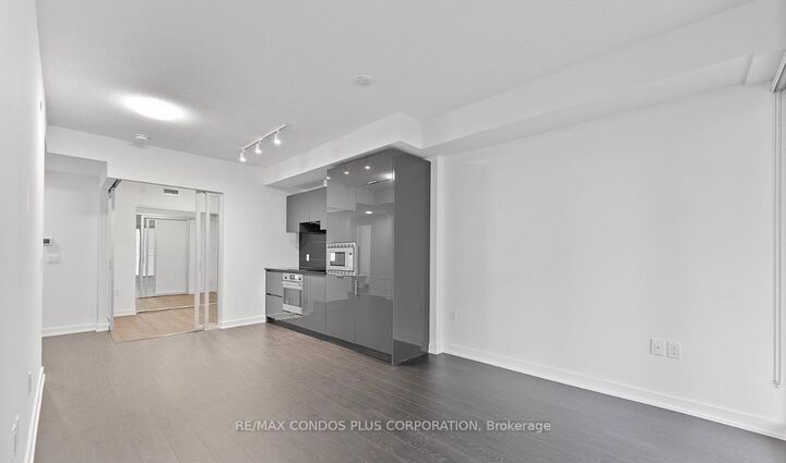 Property Photo: 230 Simcoe Street 1129 ON M5T 0G7