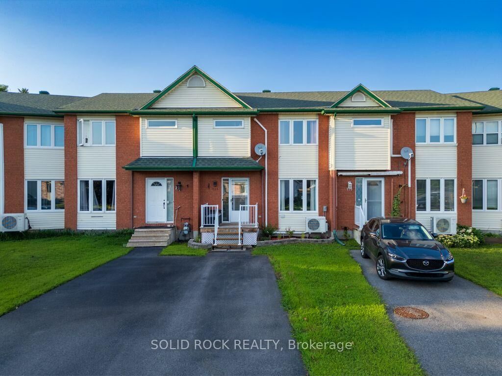 Property Photo:  733 Morris Street  ON K4K 1M9 