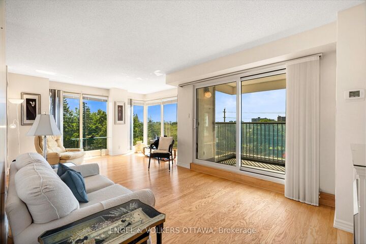 Property Photo:  545 St Laurent Boulevard 205  ON K1K 4H9 