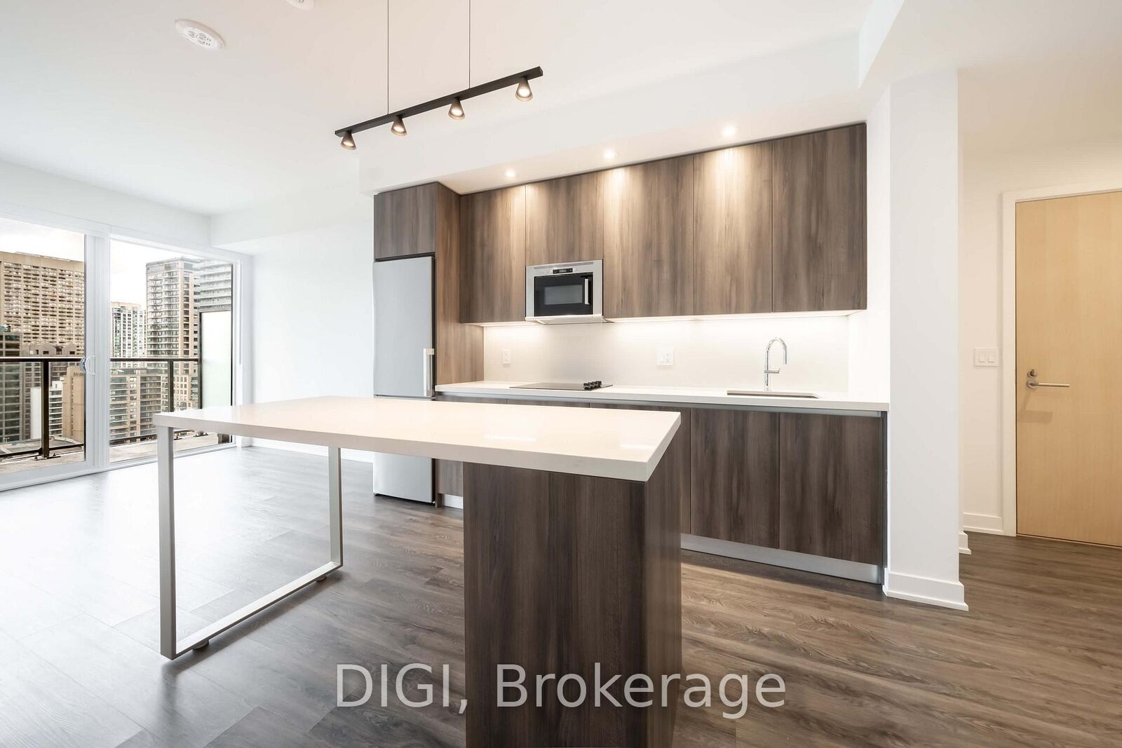 Property Photo:  8 Gloucester Street 1205  ON M4Y 0H8 