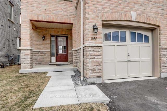 Photo de la propriété:  866 Audley Road S  ON L1Z 1M4 