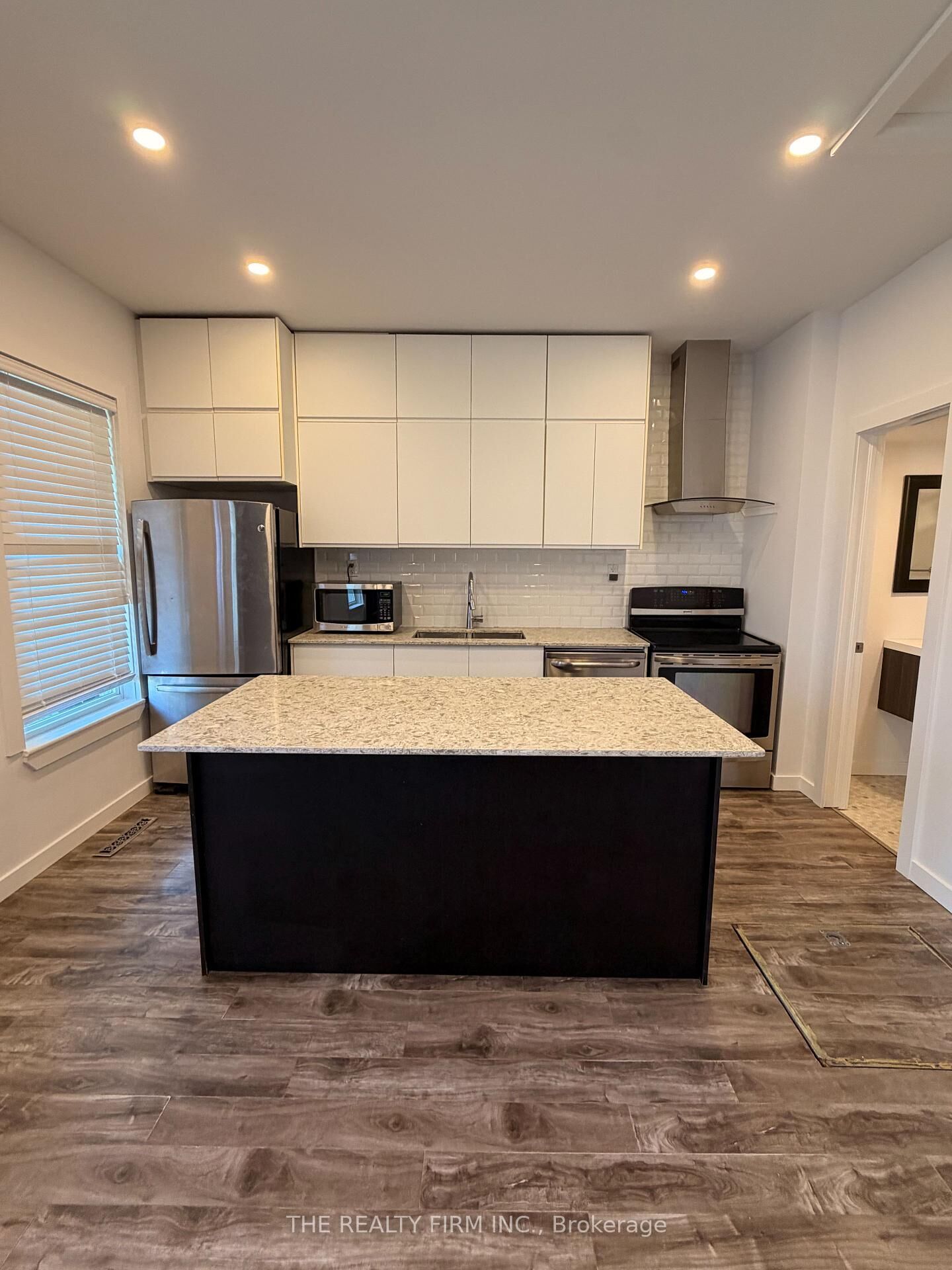 Property Photo:  24 May Street  ON N5Z 1C5 