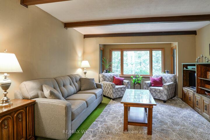 Property Photo:  52 Robert Road W  ON P1H 2J4 