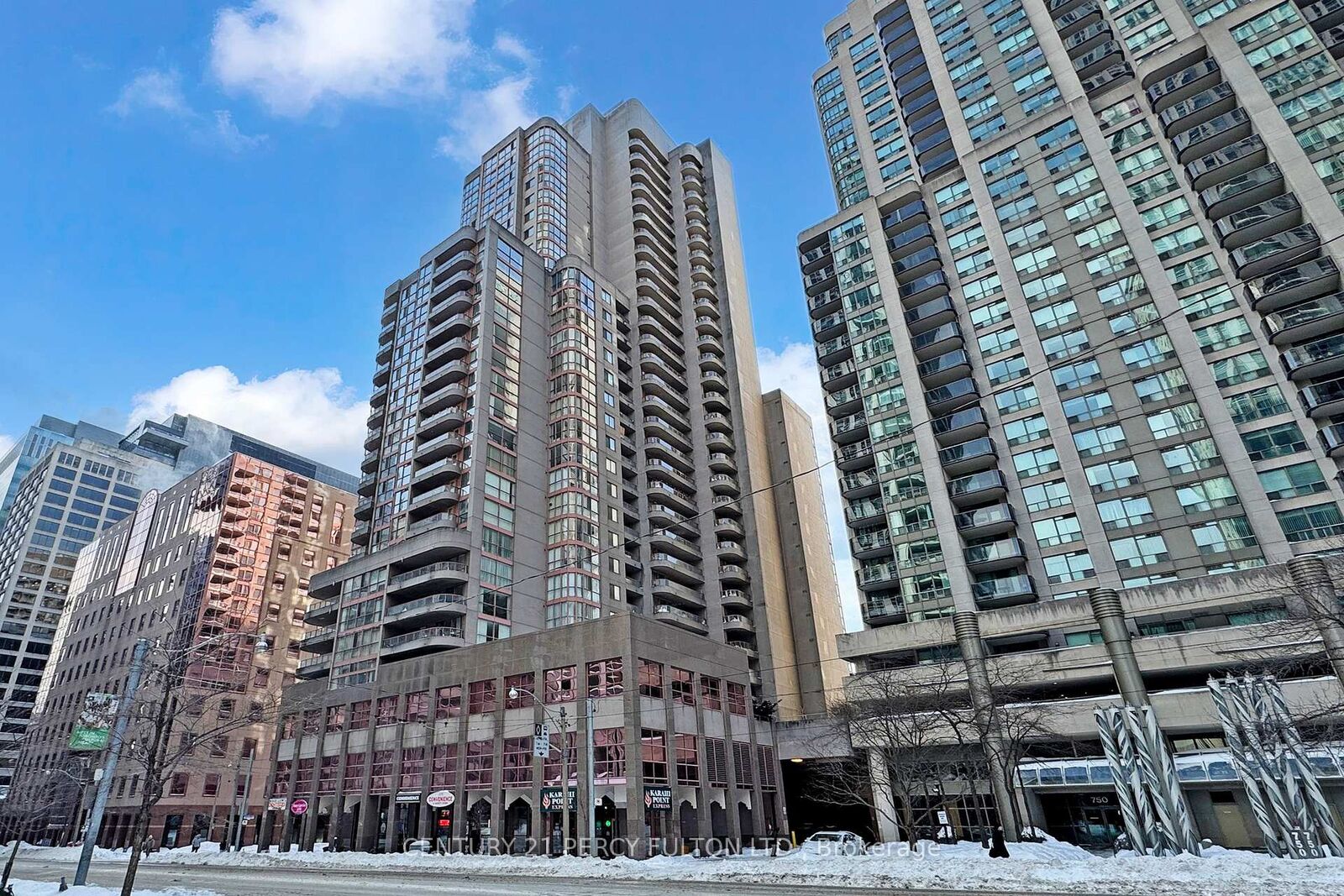 Property Photo:  736 Bay Street 703  ON M5G 2M4 