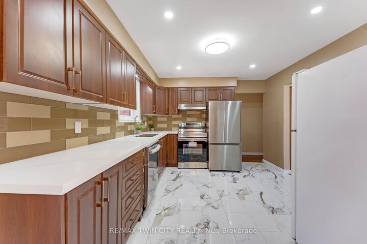 Property Photo:  402 Lakeview Drive  ON N2L 4Z6 