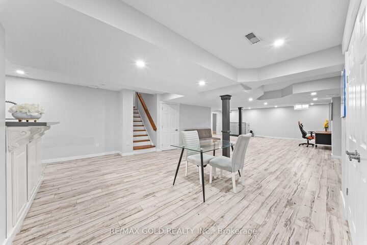 Property Photo: 31 Fontainebleu Road ON L6P 1Z1