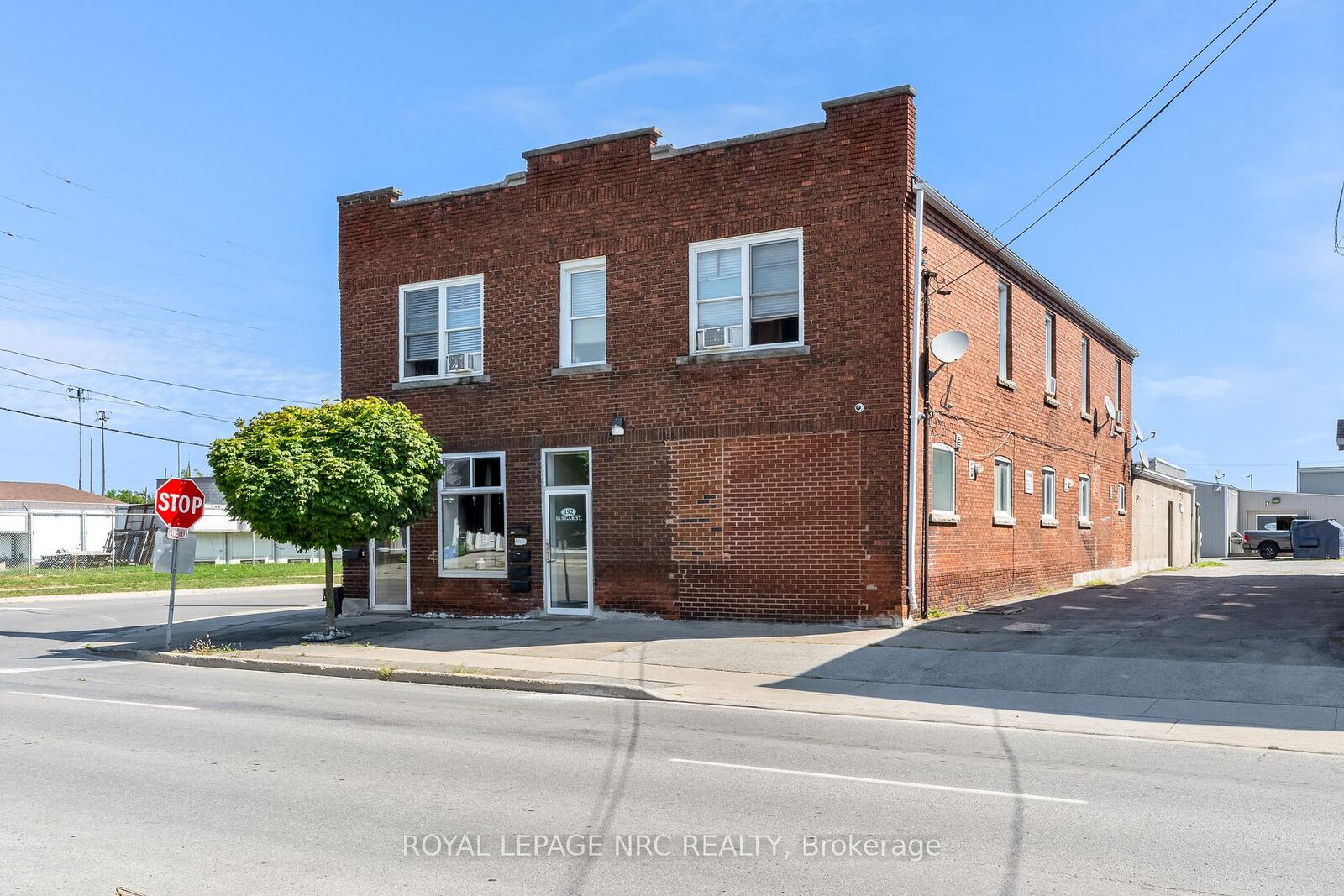 Property Photo: 192 Burgar Street ON L3B 2T4