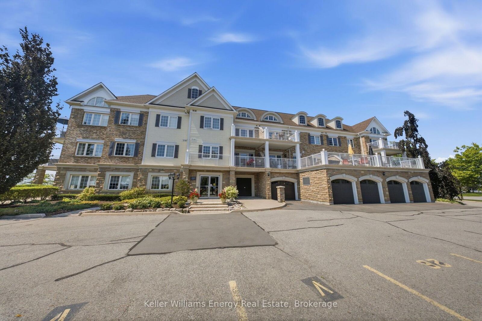 Property Photo: 395 Lakebreeze Drive 308 ON L1B 0A5