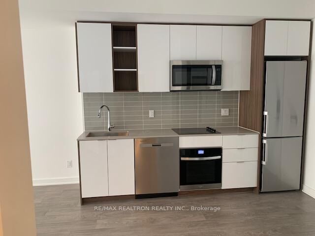 Property Photo: 543 Richmond Street 402 ON M5V 1Y6