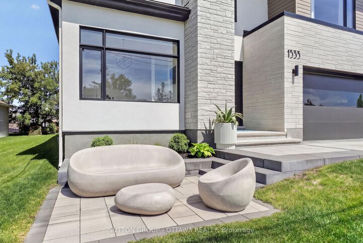 Property Photo: 1533 Rosebella Avenue ON K1T 1E7