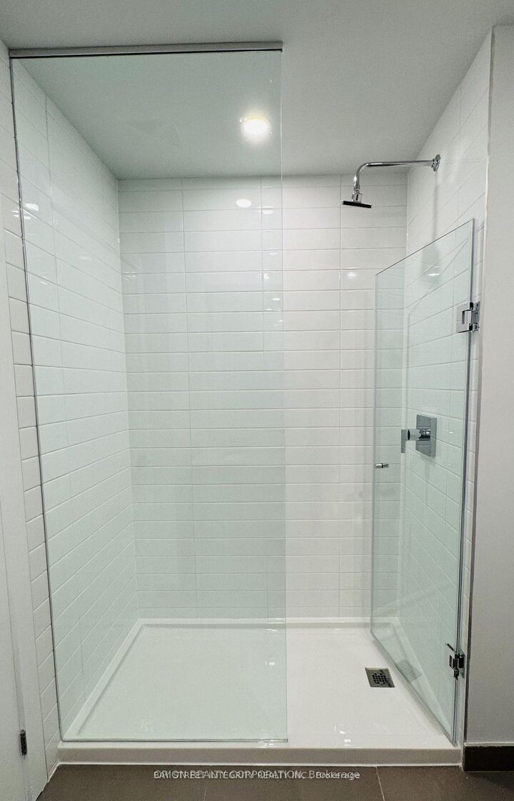 Photo de la propriété: 4130 Parkside Village Drive 3706 ON L5B 3M8