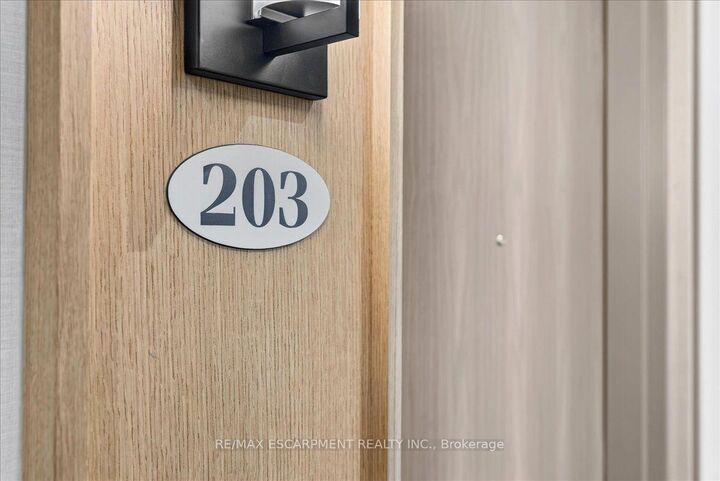 Property Photo: 1441 Elgin Street 203 ON L7S 1V1