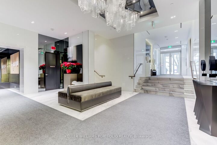 Property Photo:  6 Parkwood Avenue 516  ON M4V 0A3 