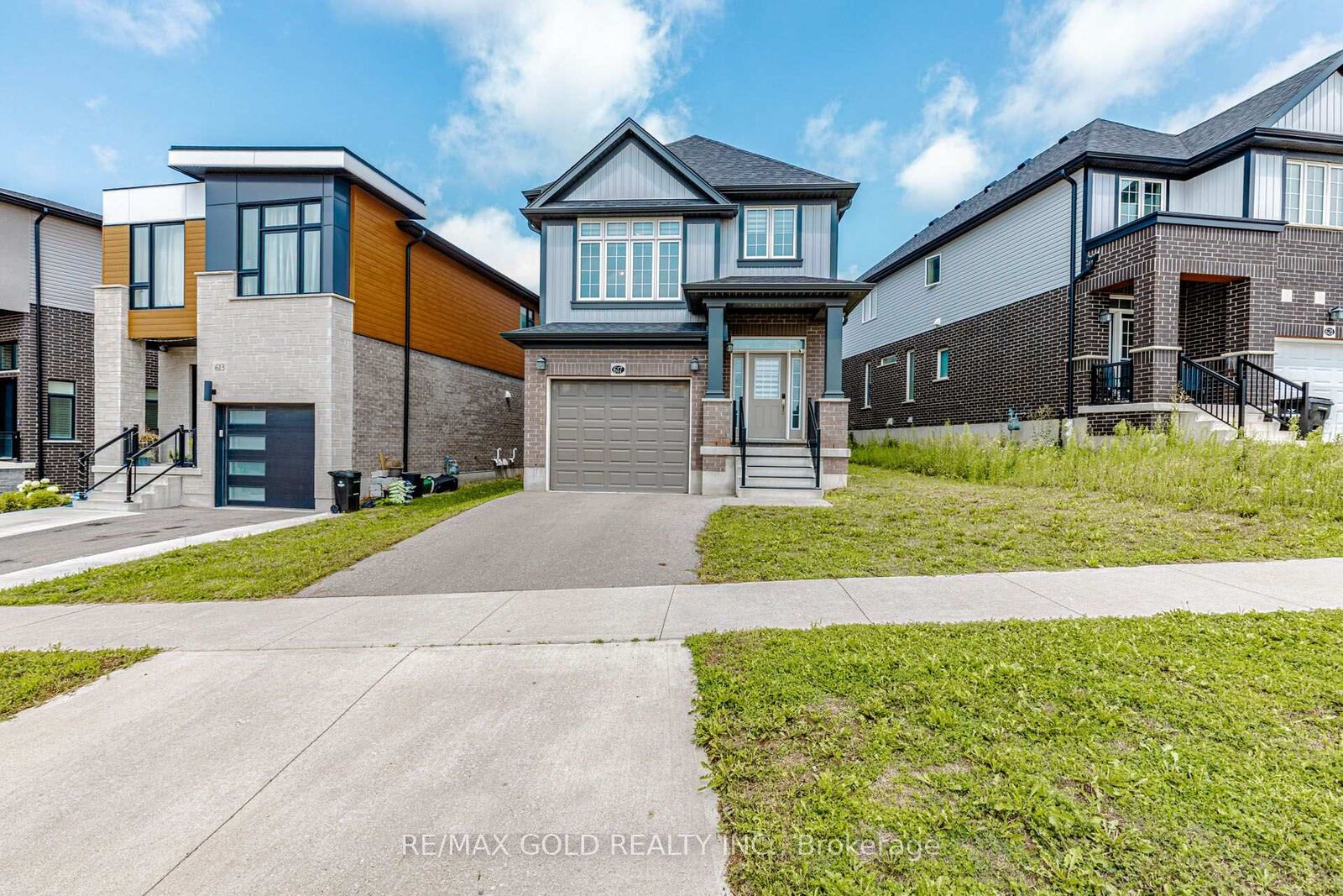 Property Photo: 617 Benninger Drive ON N2E 0H8
