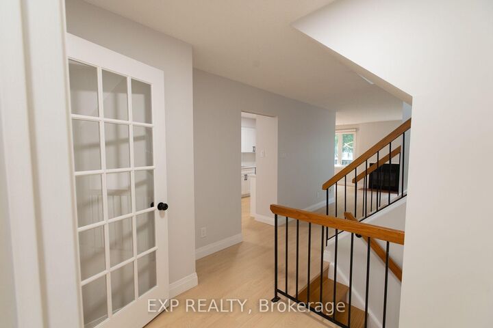Property Photo:  710 Coronation Avenue Unit 7  ON K1G 4G7 