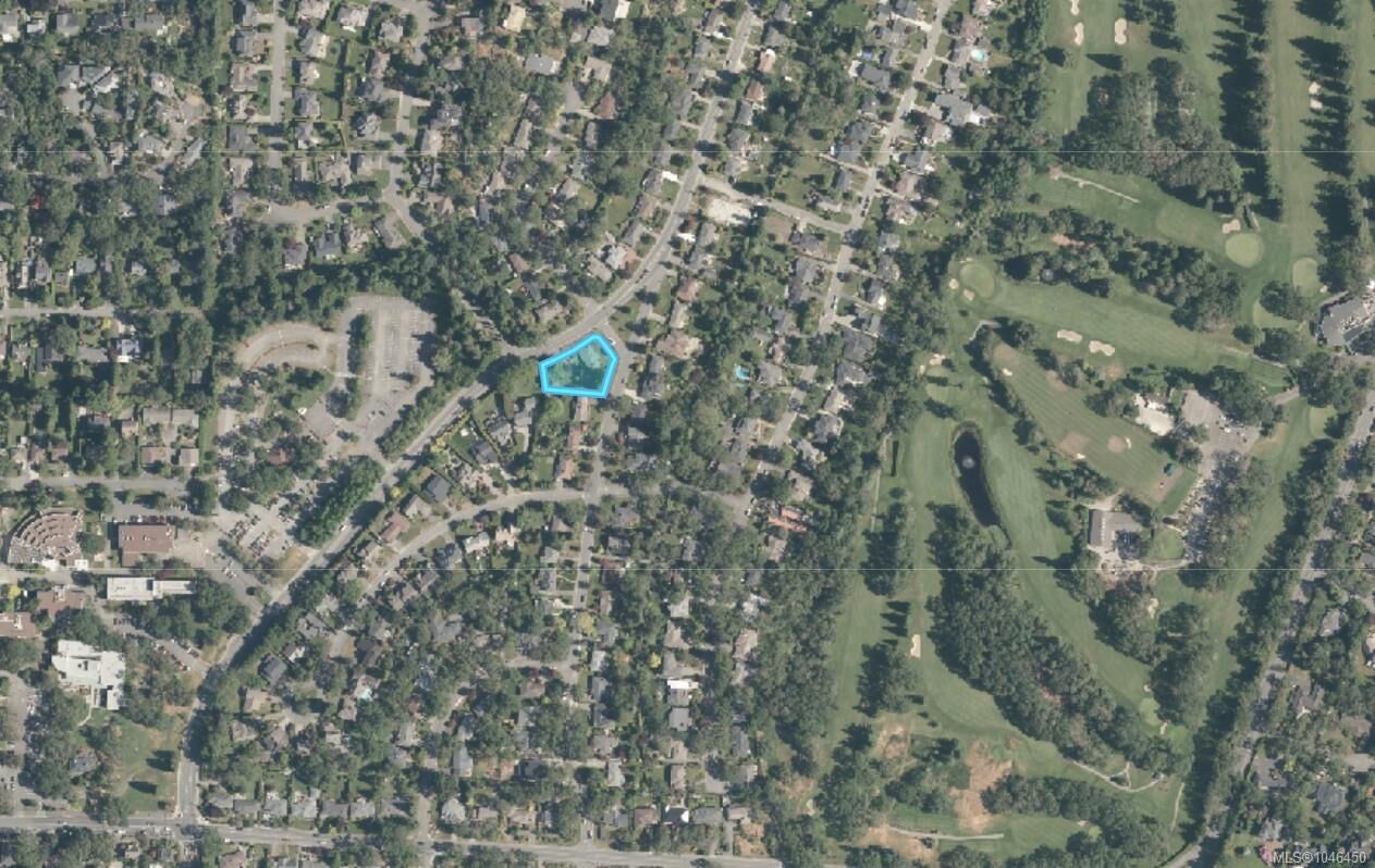 Property Photo:  3294 Henderson Rd  BC V8P 5A6 