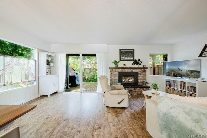 Property Photo: 933 Admirals Rd #3 BC V9A 2P1