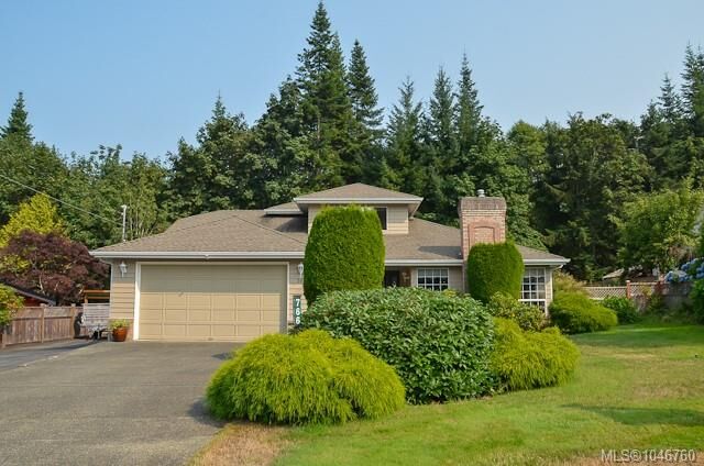Property Photo: 766 Canyon Cres BC V9K 1K9