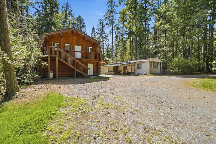 700 Fern Rd E — photo 1
