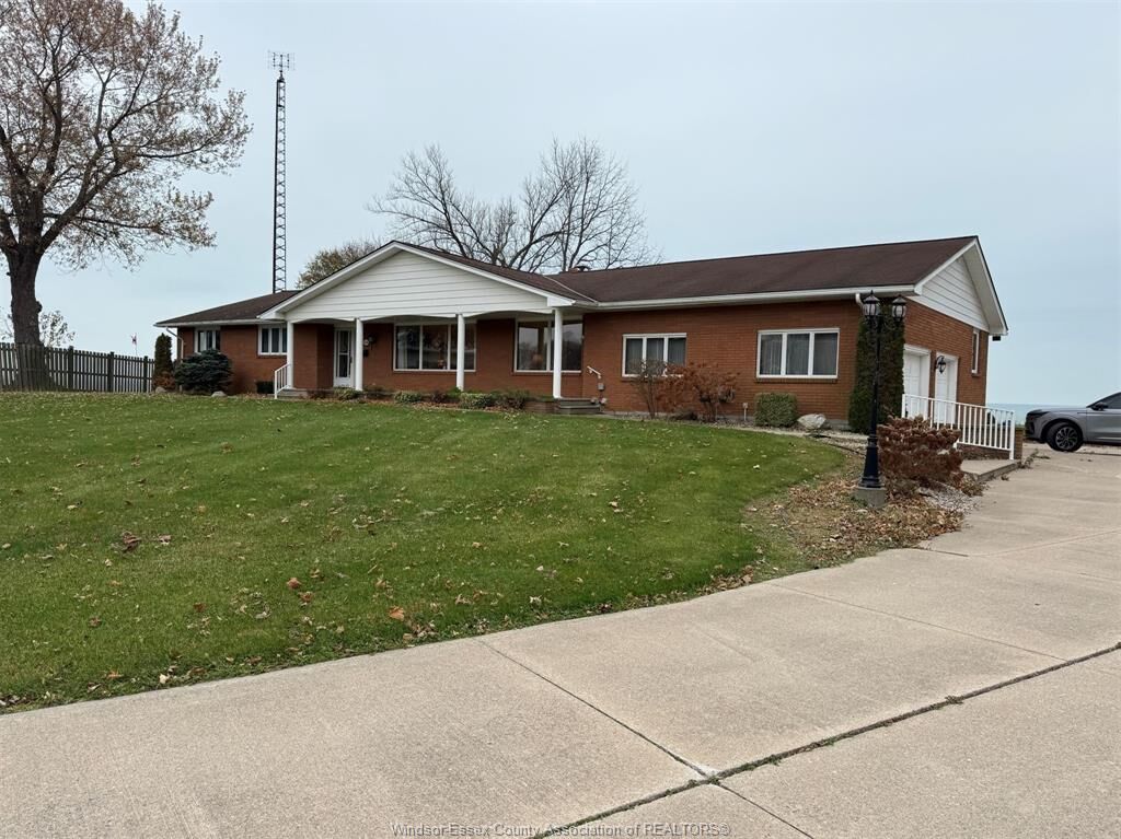 Property Photo: 1239 Oxford &Amp Lot 13 Oxford Avenue ON N9Y 2S8