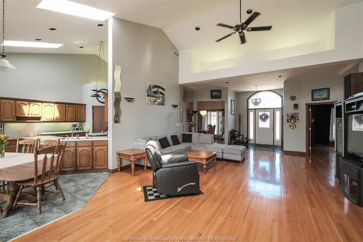 Property Photo: 1747 Chornoby Crescent ON N8N 5A1
