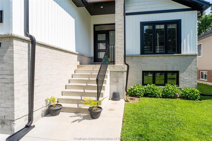 Property Photo: 339 Oak Street West ON N0P 1C0