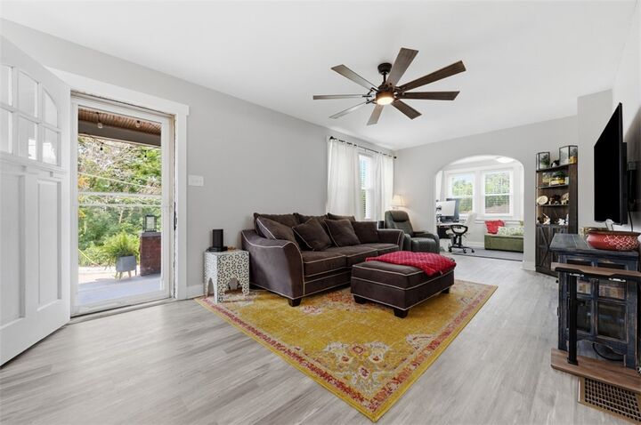 Property Photo:  1688 Kelton Avenue  PA 15216 
