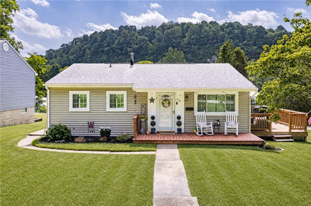 Property Photo: 1545 Saxonburg Rd PA 15065