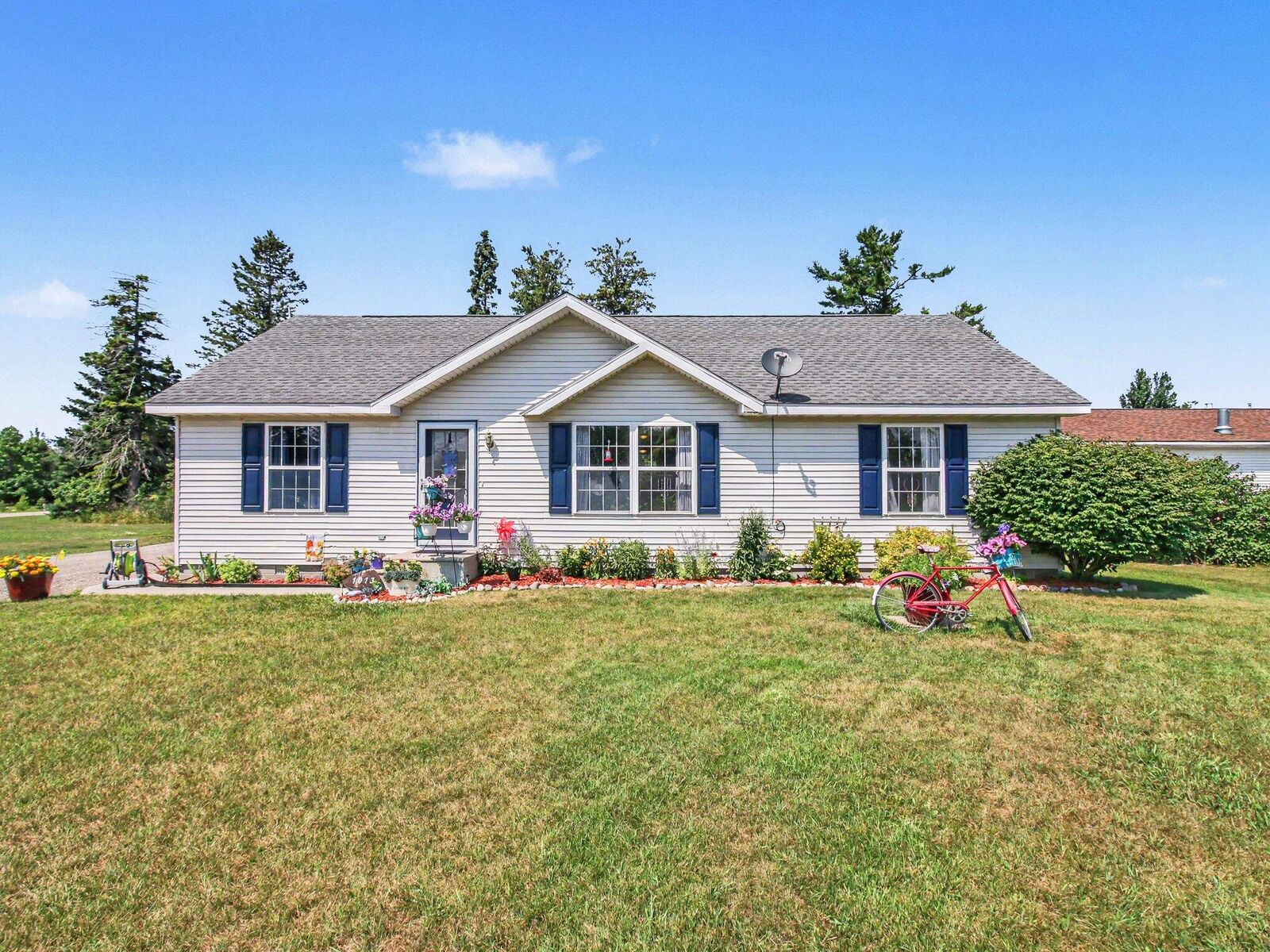 Property Photo: 1013 Duncan Avenue MI 49721