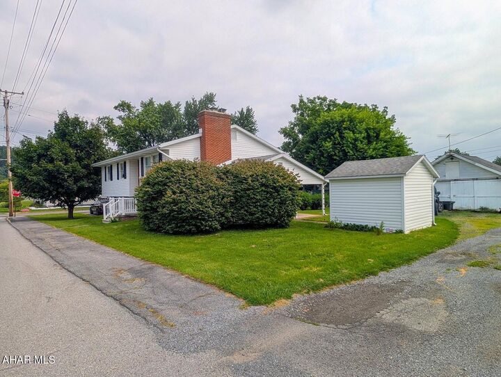 Property Photo:  1037 5th Avenue  PA 16635 