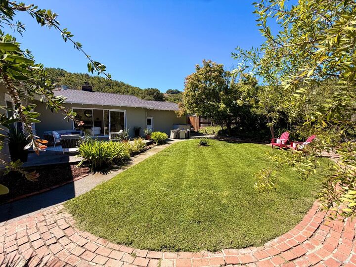 Property Photo:  44 Robinhood Drive  CA 94901 