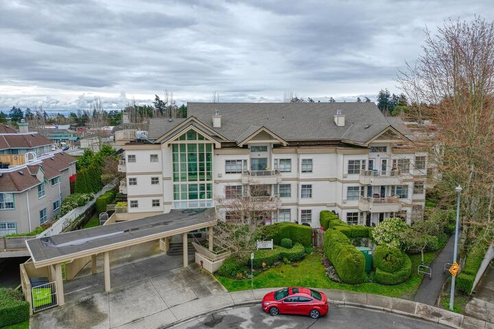 Property Photo: 1118 55 Street 103 BC V4M 3J8