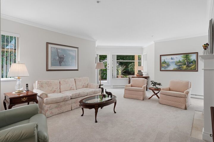 Property Photo: 1118 55 Street 103 BC V4M 3J8