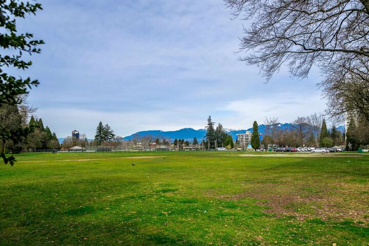 Property Photo: 5932 Patterson Avenue 215 BC V5H 4B4