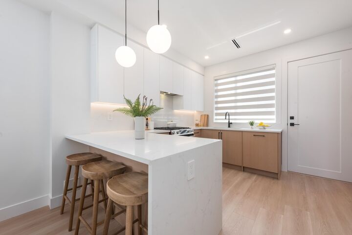 Property Photo:  6808 Elwell Street 5  BC V5E 1K1 