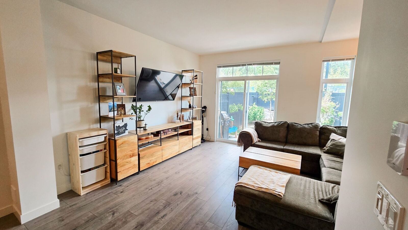 Property Photo:  135 Baycrest Avenue 3565  BC V3B 2W7 