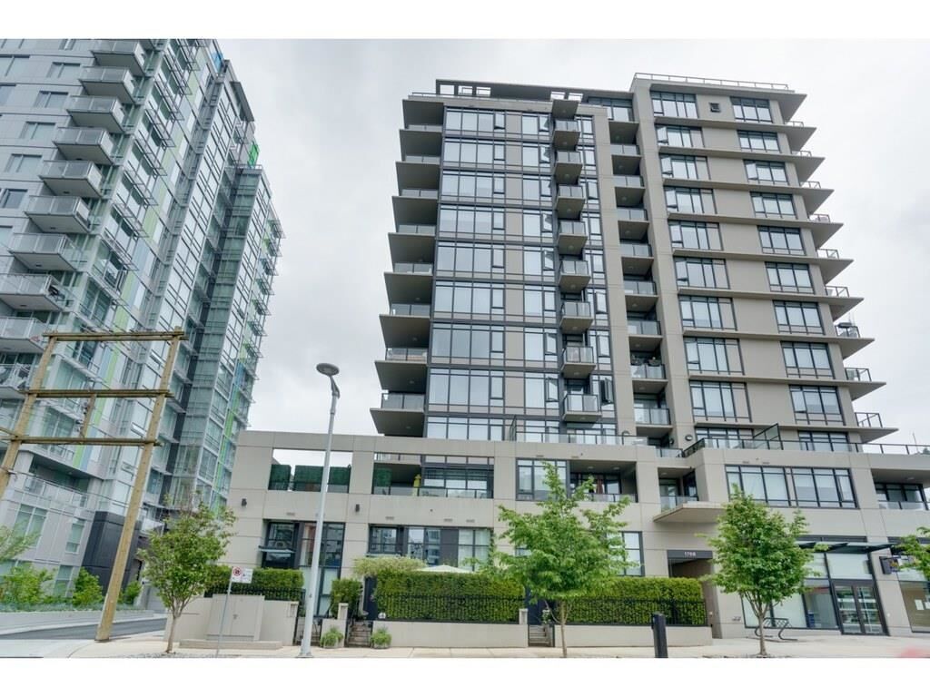 Property Photo:  1752 Ontario Street  BC V5T 0G3 