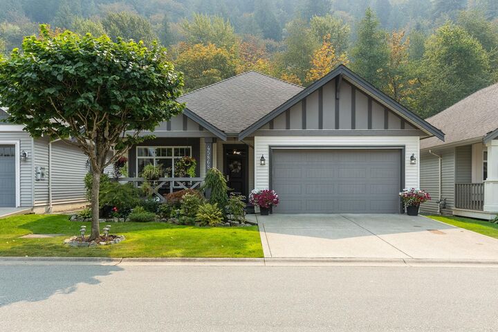 45868 S Foxridge Crescent — photo 1