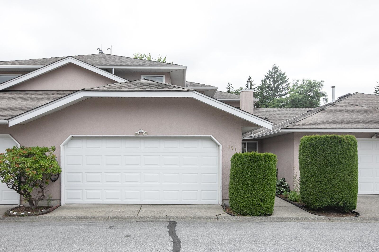 Property Photo: 15501 89A Avenue BC V3R 0Z5