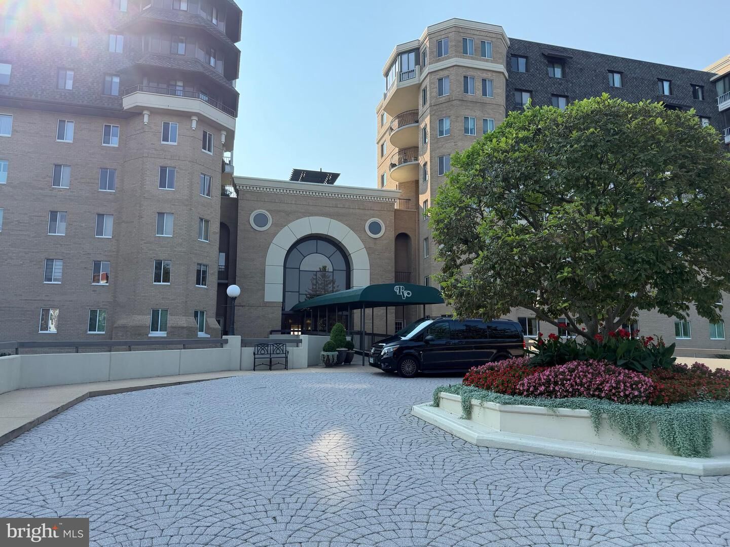 Property Photo:  1250 S Washington Street 318  VA 22314 