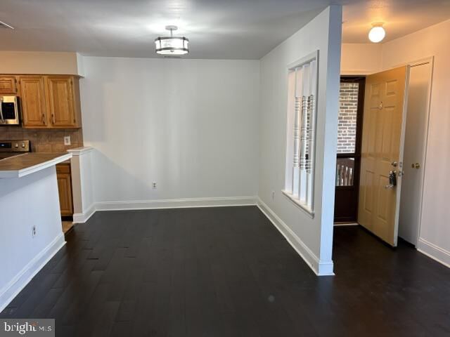 Property Photo:  23 Pickwick Place Bldg K  NJ 08080 
